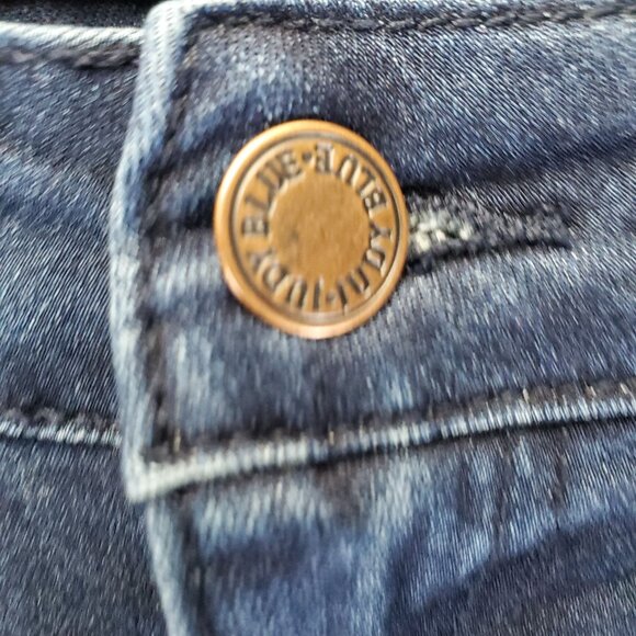 Judy Blue Jeans Women’s Size 15/32 Blue With Red Stripe Skinny Fit Distressed - Picture 10 of 13